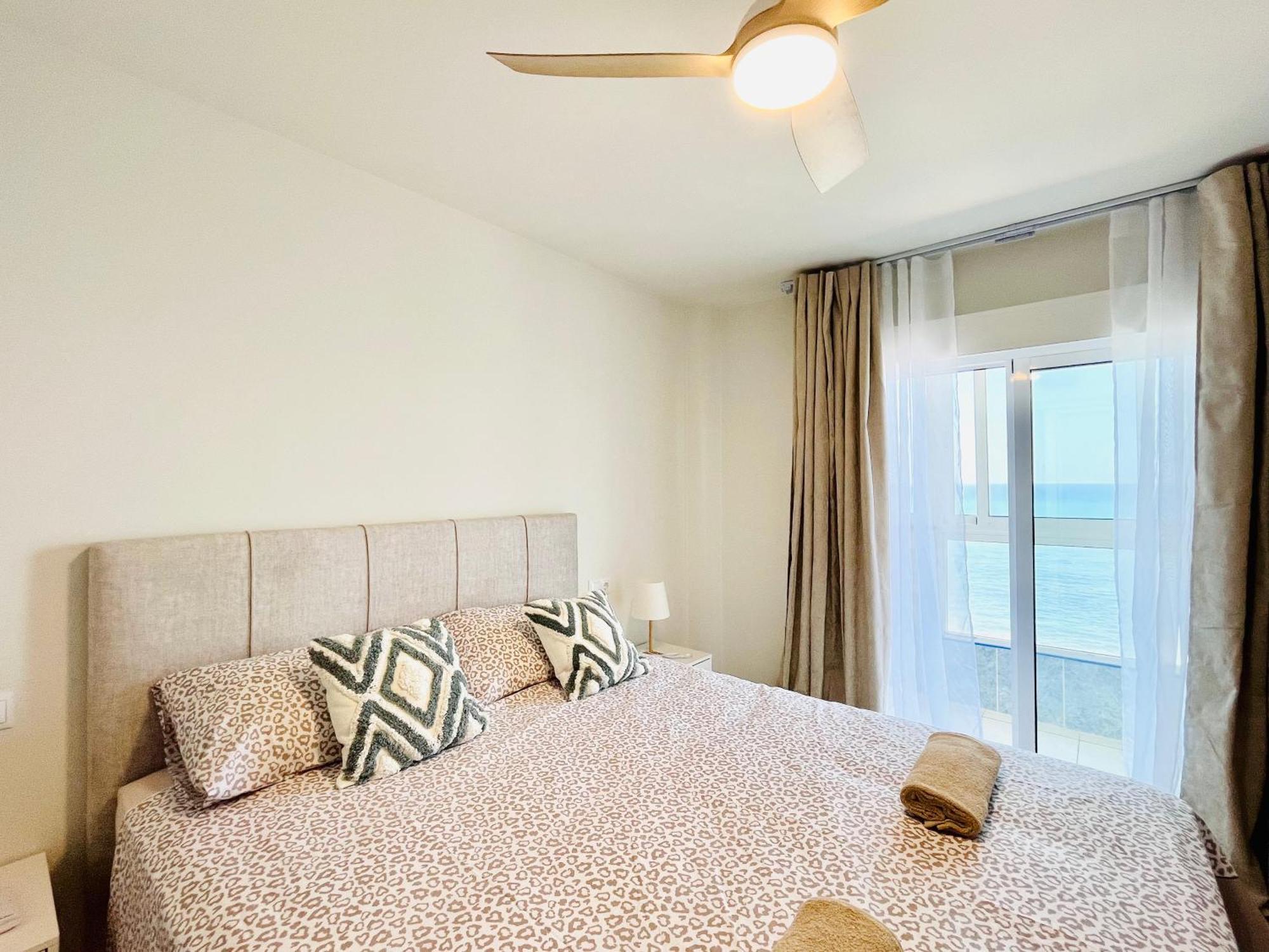 Seaside Haven Apartment ตอร์เรเวียคา ภายนอก รูปภาพ